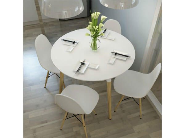 Bàn ăn hình tròn mặt đá màu trắng với kiểu dáng thiết kế ấn tượng tự tin mang đến cho gia đình bạn không khí gia đình đầm ấm.